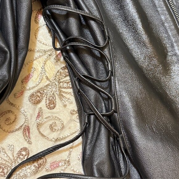 Med Harley Davidson Women's Lightweight Leather Coat w/lace up sides and back - Picture 13 of 16